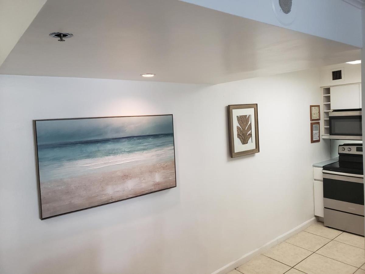 2 Bedroom 2 Bath Beachfront Condo On Miami Beach Millionaire Row ภายนอก รูปภาพ