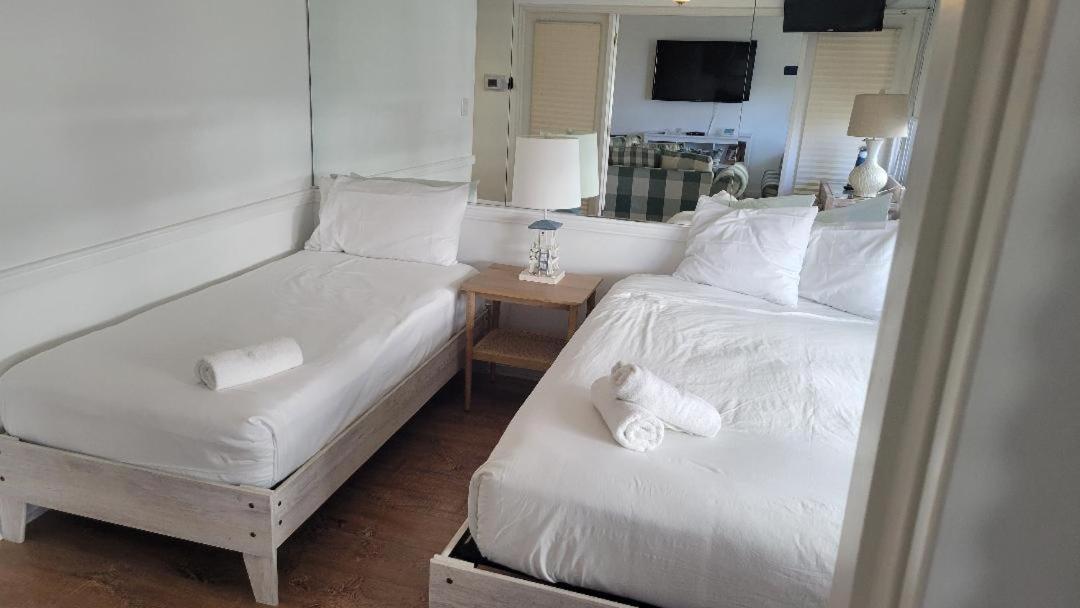 2 Bedroom 2 Bath Beachfront Condo On Miami Beach Millionaire Row ภายนอก รูปภาพ
