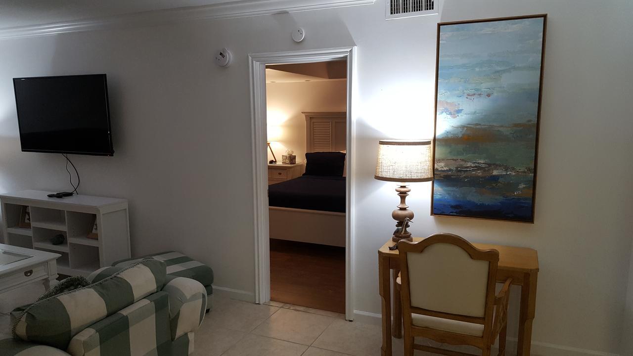 2 Bedroom 2 Bath Beachfront Condo On Miami Beach Millionaire Row ภายนอก รูปภาพ