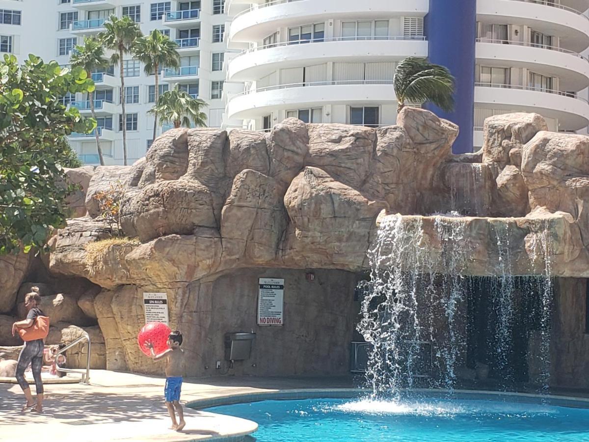 2 Bedroom 2 Bath Beachfront Condo On Miami Beach Millionaire Row ภายนอก รูปภาพ